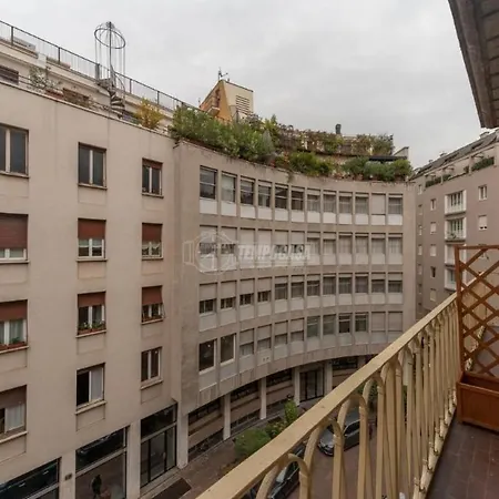 Milano: Incantevole In Pieno Centro - Fancy Yellow * Милан