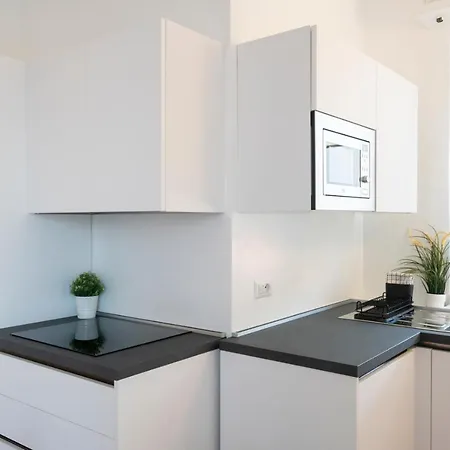 アパート Modern House Dergano A 150 Metri Metro