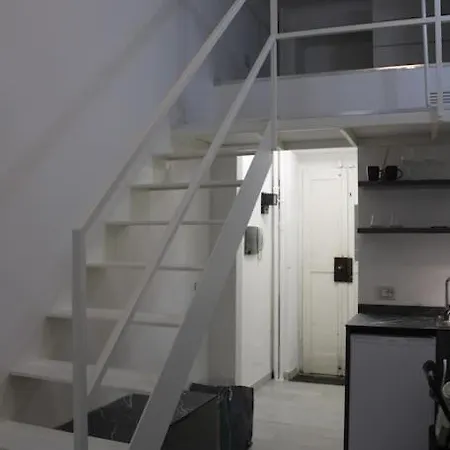 Piccolo Loft A Due Passi Dal Castello Διαμέρισμα