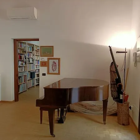 Silenzioso Loft Vicino Alla Stazione Centrale アパート *