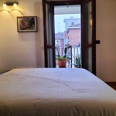 Big Bright Flat In Close To Loreto Square *