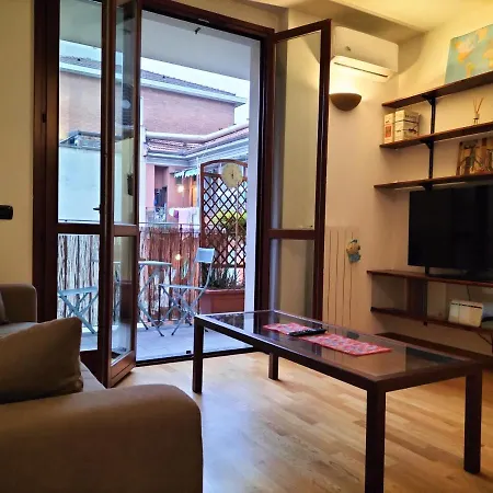 Big Bright Flat In Close To Loreto Square