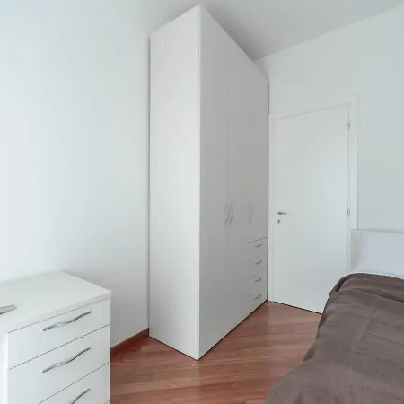 The Rent - Sunny Two-bedroom In Piazzale Loreto *