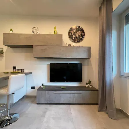 R39 Modern With Private Parking Milaan