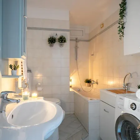 A 10 Min Dal Duomo - Trilocale Moderno Con 3 Letti E 2 Bagni In Citta Studi