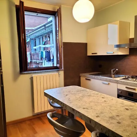 Big Bright Flat In Close To Loreto Square * Milano