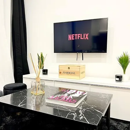 The Boutique - Hebrew Quarter 4*