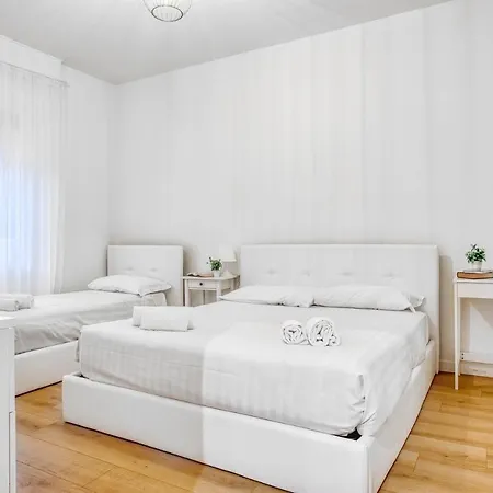 Apartamento Joivy Warm And Inviting Flat With Balcony Milán