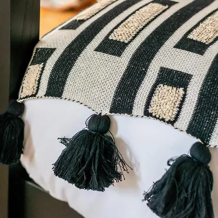 The Couper Bagutta 게스트하우스 *