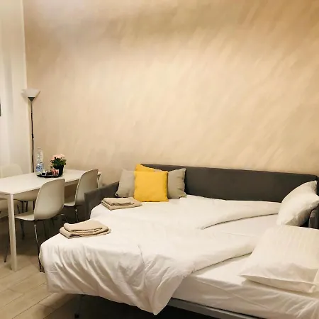 Lovely 2 With Small Garden Apartman