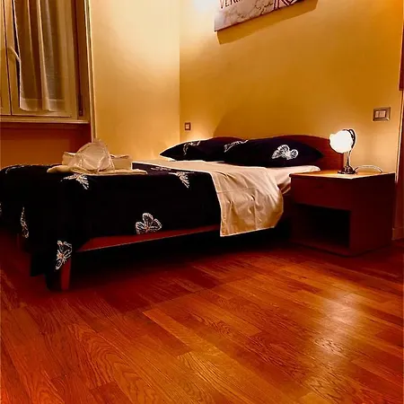 Easy Italy Balcony Appartement *