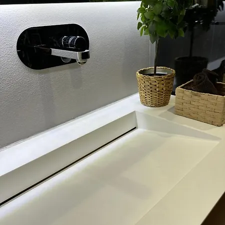 Lr Deluxe - Fondazione Prada - Metro M3 *