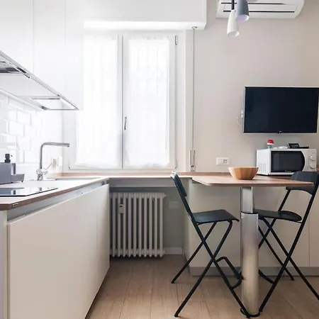 La Petite Maison Sur Le Toit Milánó