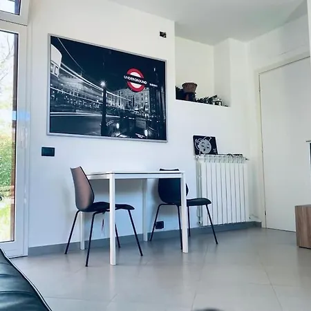 Gattinara Apartment Milan