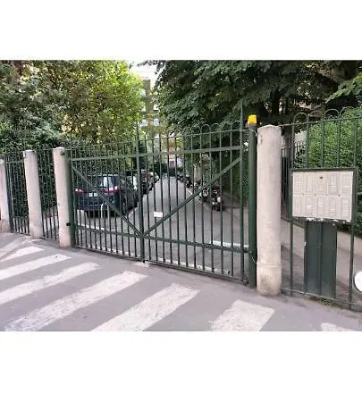 Stanza Nr 4 In Incantevole In Zona Solari Mediolan