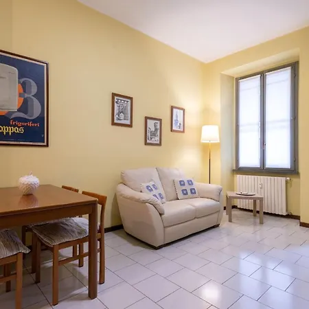 Paolo Mantegazza By Halldis Apartamento