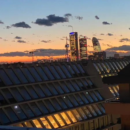 아파트 Attic 9th Floor With 2 Terrace In Center Brera With Amazing View *