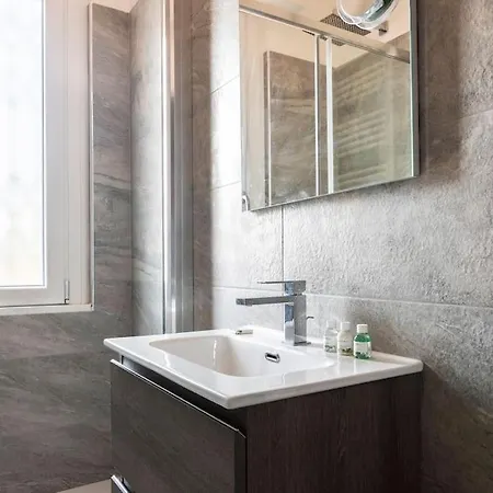 La Petite Maison Sur Le Toit Apartman Milánó