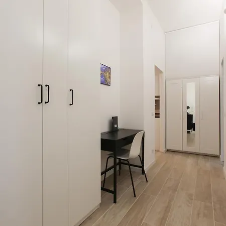 Lovely - Lovely Porta Romana