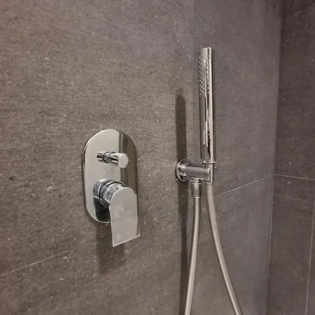 Gazzana Corner House *