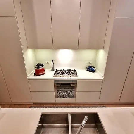 Gazzana Corner House شقة ميلان