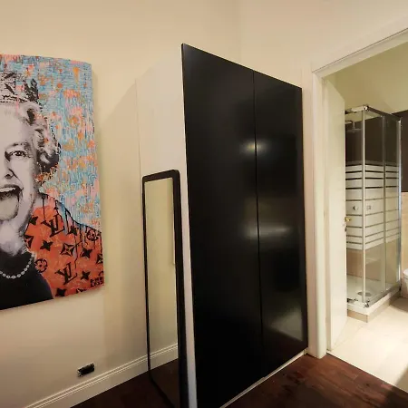 Designed Pop 2 Bedrooms, 2 Baths In Center - Wifi, Ac, Steps From Subway M1 And M2, Station And Airport Connected *