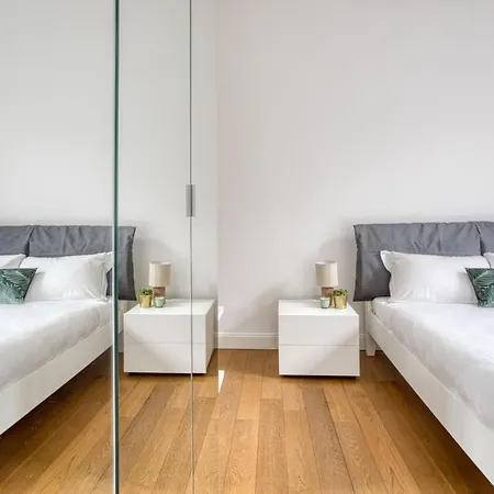 Hostmate - - Montegrappa - Brera * Milaan