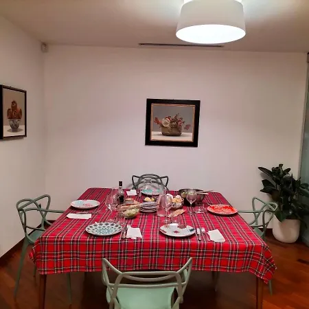 Stanza Nr 4 In Incantevole In Zona Solari Guest house Milan