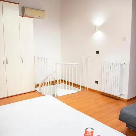 Easy - And Navigli Apart Otel
