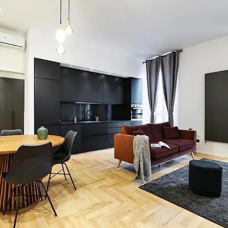 Contempora - Piazza Argentina 4 *