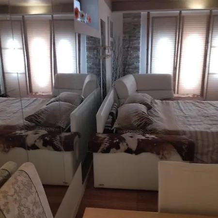 Taverna Zen Apartman *