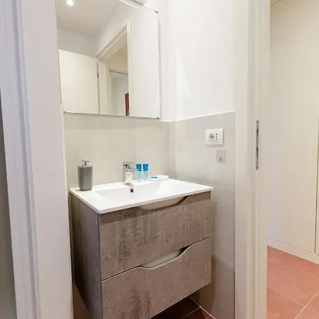 Velasquez - B - San Siro