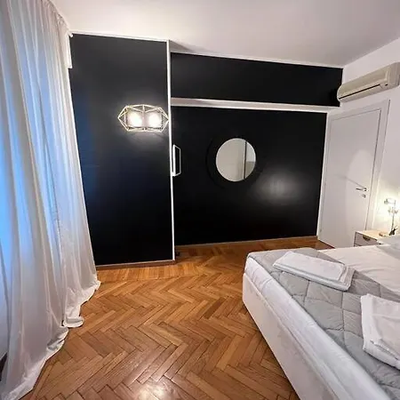 Luxury With Terrace Near Arco Della Pace Apartment