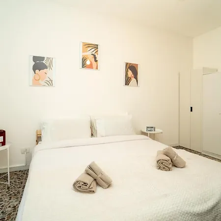 Trilocale Con Parcheggio Privato *