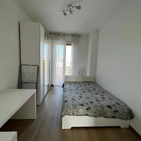 Paul House * Milán