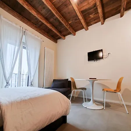 5mincorsocomo - Jolly - Typical Apartment