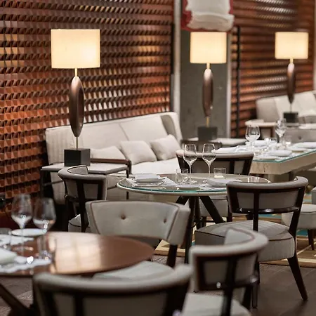 Szálloda Portrait - Lungarno Collection Milánó