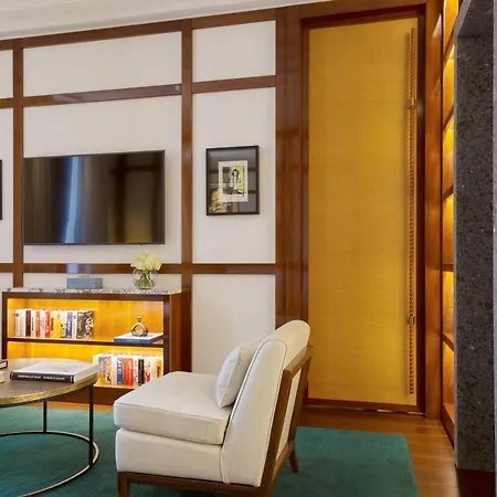 Portrait - Lungarno Collection Milano