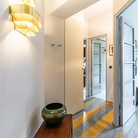 Easylife - - D'adda 21 - Navigli * Милан