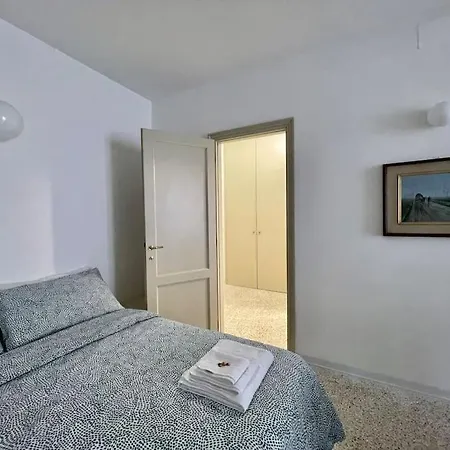 Modern Navigli Apartment *