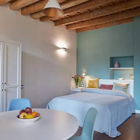 Lovely Flat With Park View Lejlighed