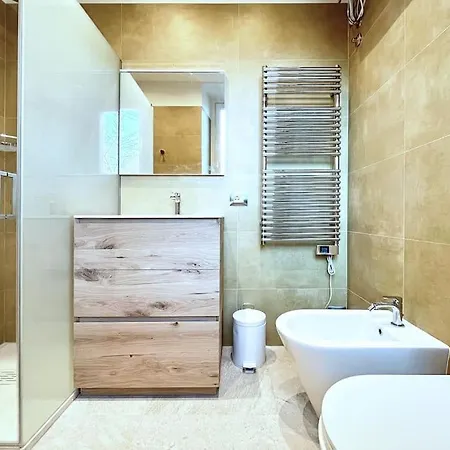 Lovely Flat With Park View *