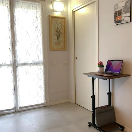 Confortevole Bilocale A Pochi Minuti Dal Centro Apartament Mediolan