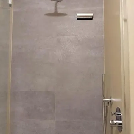 La Vetrina Sulla Citta