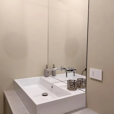 La Vetrina Sulla Citta * Milán