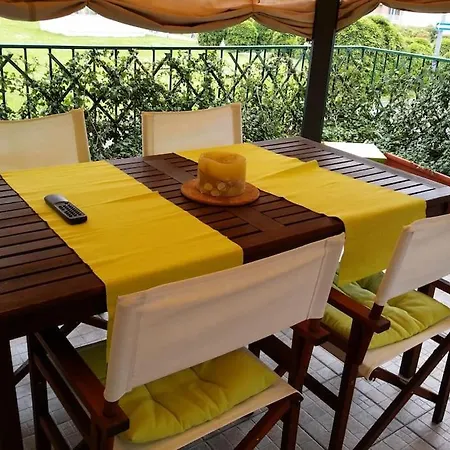 Vicino Allo Stadio Di San Siro E Fiera Milan