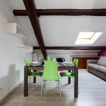 דירה Guesthost - The Cosy Terrace Of Milano- Via Sardegna