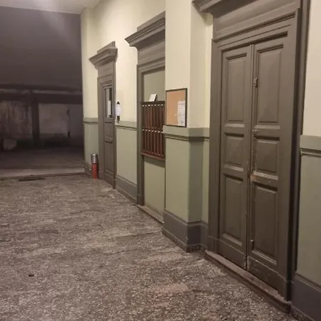 Affittacamere Casa Storica Piazza 5 Giornate 4*