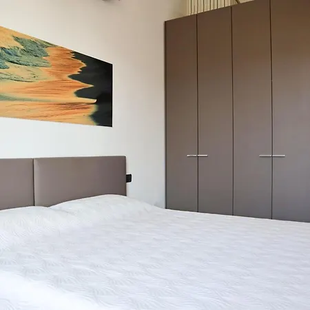 Cittastudi Elegant Bright House Apartment *