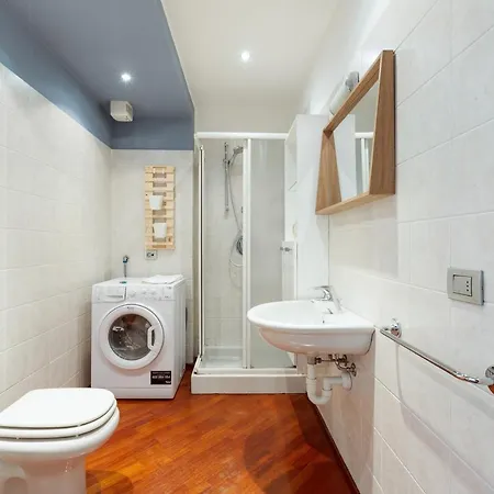Apartment Guesthost - Near Piazza Firenze *